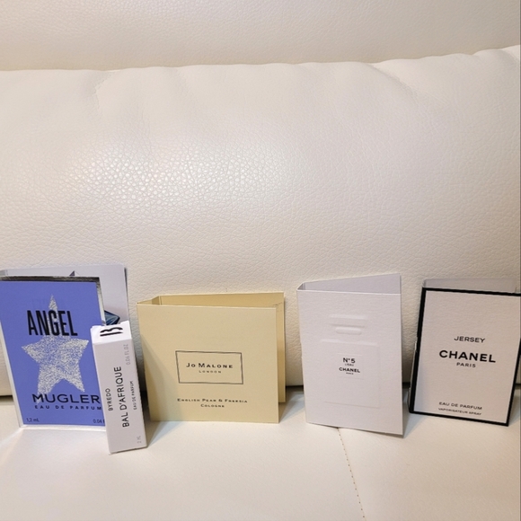 Beauty Samples - Picture 2 of 5